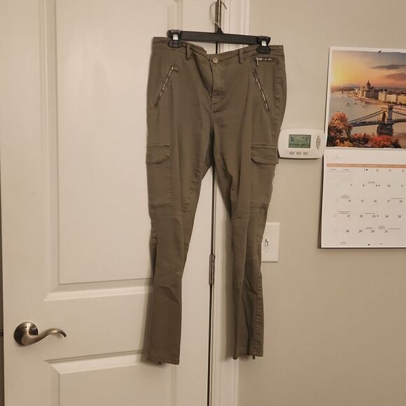 Blank NYC The Reade Crop Olive Green Crop Skinny Jeans Cargo Pockets Size 29/8 - Picture 1 of 11